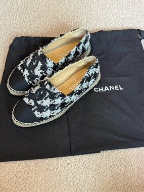 CHANEL Black and White Tweed Espadrilles with CC Logo